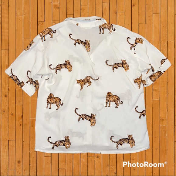 Hint of Blush Leopard Button Down Top - Picture 10 of 10